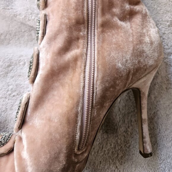Manolo Blahnik Suwalki pink velvet heels ankle booties Swarovski buckles 8-8.5 - Picture 8 of 11